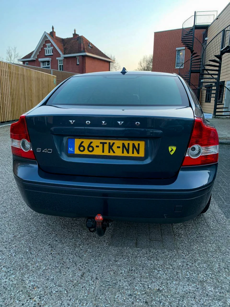 Volvo S40 2006 achterkant met trekhaak