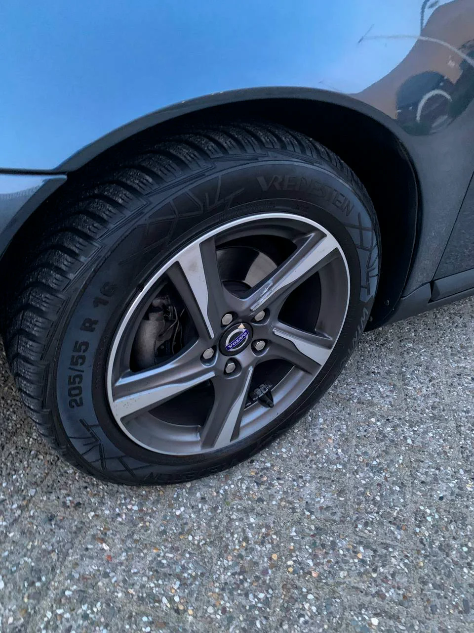 Volvo S40 2006 originele Volvo velgen met Vredestein banden 205/55 R16