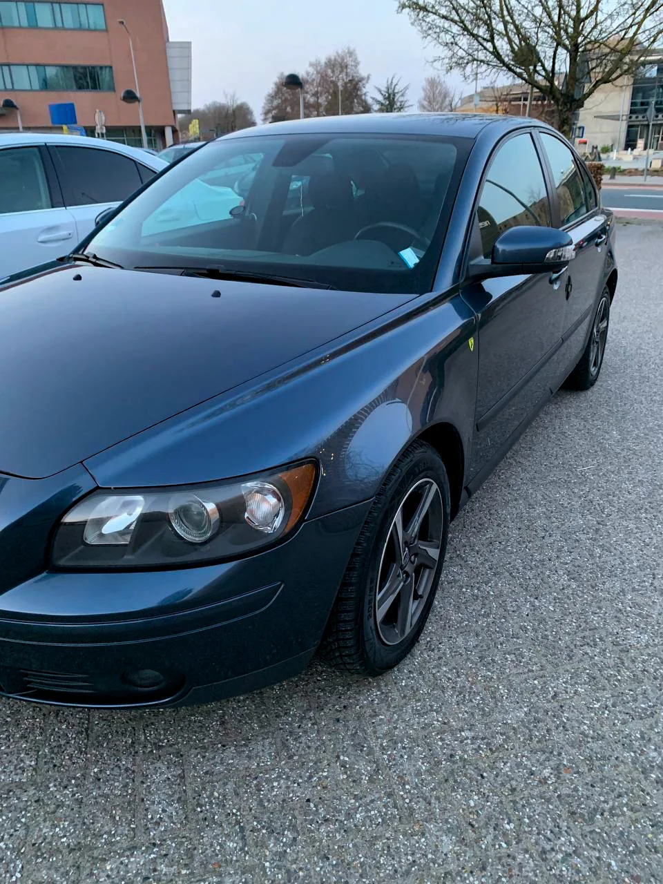 Volvo S40 2006 voorkant schuin aanzicht Enschede